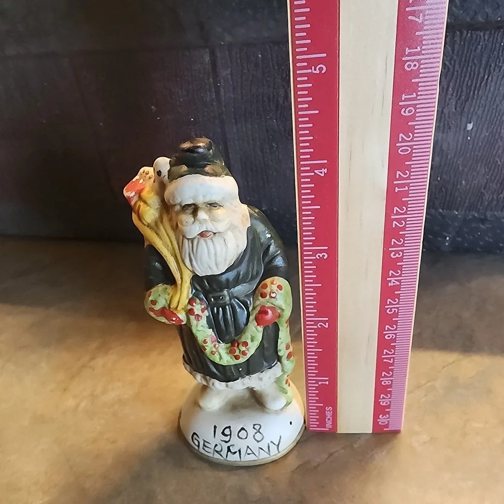 MH 505 Heilig-Meyers 1991 Santa's From Around The World 1908 Germany Vintage